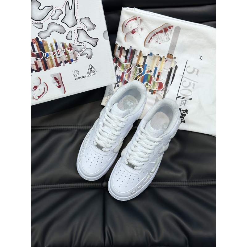l**is V*t*n sneakers